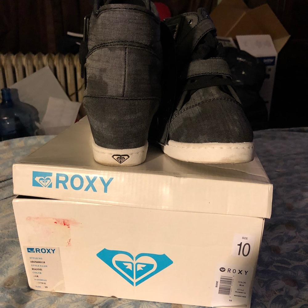 Wedge sneakers